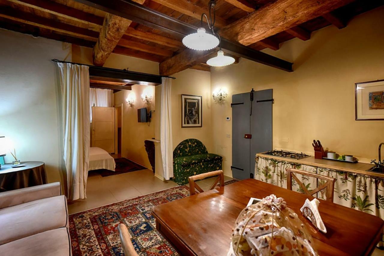 A Corte Padenna Apartment ราเวนนา ภายนอก รูปภาพ